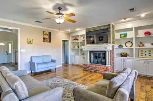Sherman Villa | Relax at Sherman Villa with Private Pool & Hot Tub!