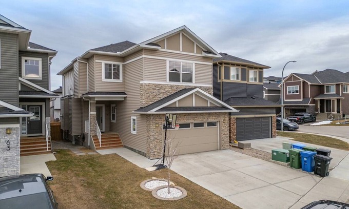 Symons Valley House | Family-Friendly Sherview Retreat with Office & Kitchen Access