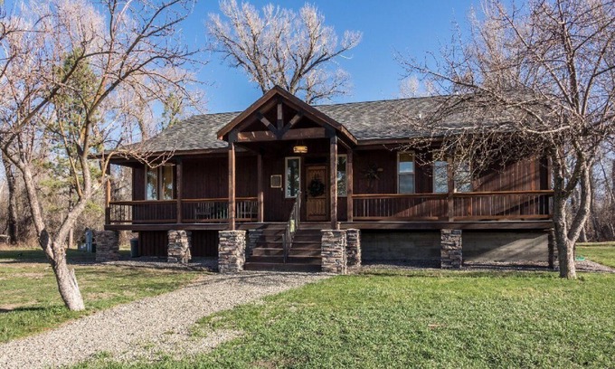 Livingston Cabin | Guest Rated 9.6: Shields Riverbend Ranch Near Livingston