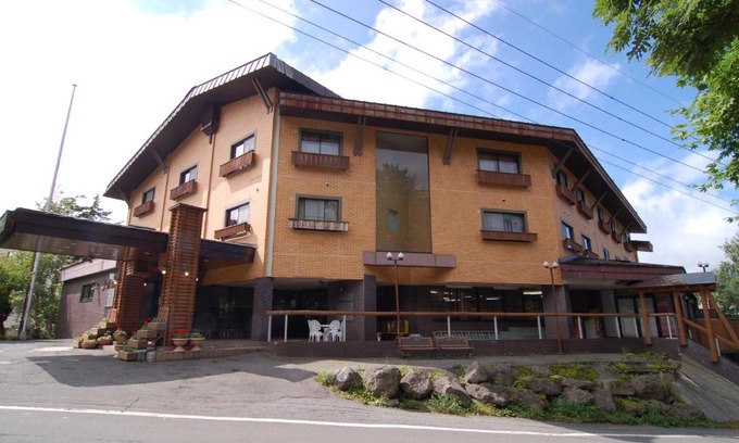 Shiga Highlands Hotel | Explore Shiga Ichii Hotel: Family-Friendly with Hot Tub