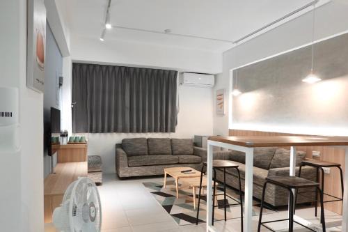Magong House | Discover Shijo Inn: Family-Friendly Escape with Kitchen