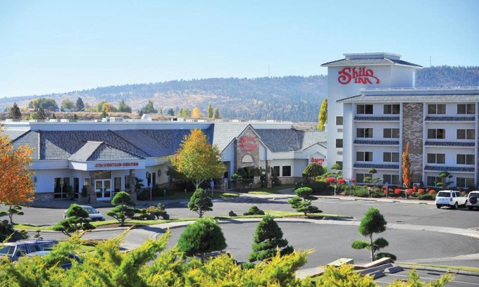 Altamont Hotel | Comfortable Stay at Shilo Inn Suites Klamath Falls