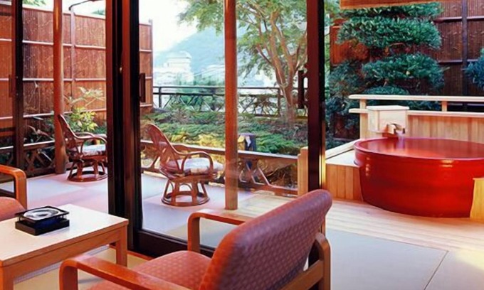 Atami House | Experience Comfort at Shin Kado Ya with Pool & Hot Tub