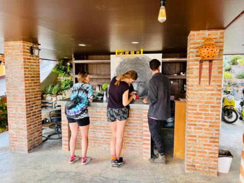 Mae Fa Luang House | Budget-Friendly Shin Sane Guest House with Breakfast Included