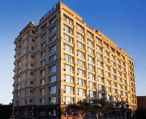 Seogwipo City Hotel | Beautiful Shin Shin Hotel Jeju Ocean with Stunning Views