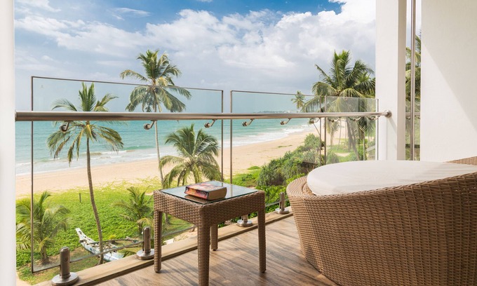 Balapitiya Hotel | Relax at Shinagawa Beach: 4-Star Retreat with Ocean Views