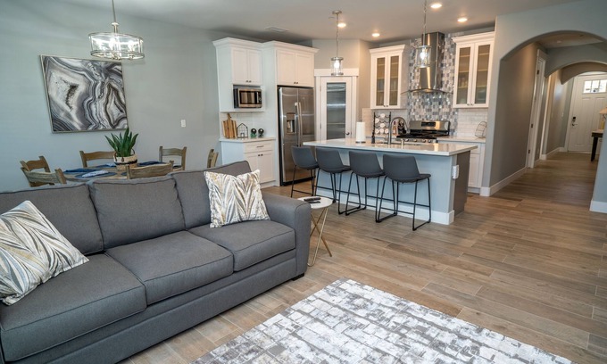 Clovis House | Shiny and new in Copper River area