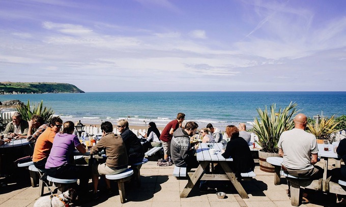 Tan-y-groes Hotel | Discover Ship Inn: Family-Friendly Retreat with Breakfast