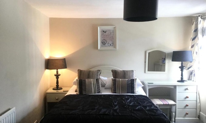 Mevagissey Hotel | Pet-Friendly Getaway at Ship Inn with Onsite Dining