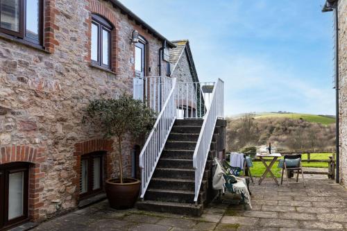 Dittisham House | Pet-Friendly Shippon Cottage: 4-Star Stay with High Ratings