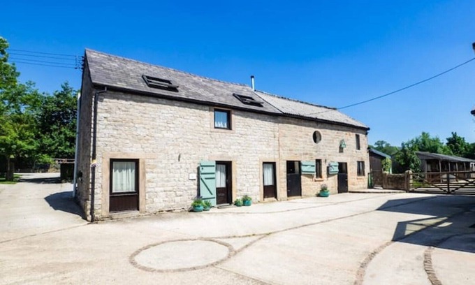 Hope Cottage | Enjoy Shippon Cottage at Spring House Farm in Castleton