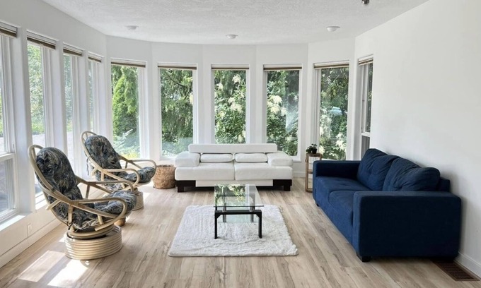 Fanny Bay House | Ships Point Wellness