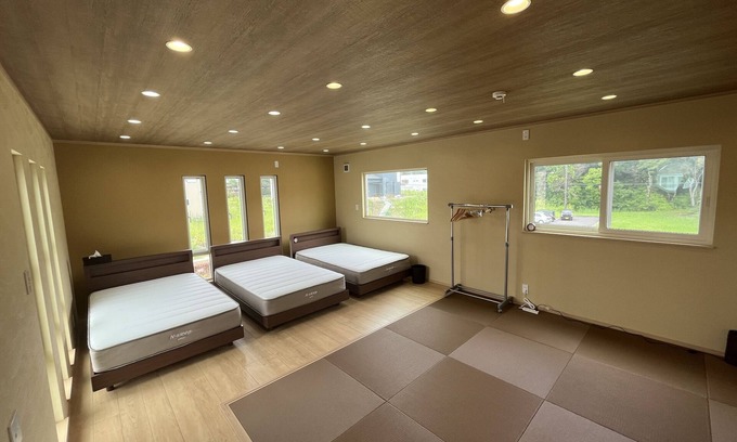 Shirahama House | Shirahamakashibesso: Family-Friendly Retreat with Hot Tub