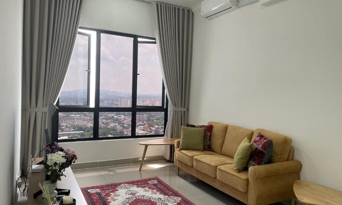 Kajang Apartment | Stylish Shiro Res: Top-Rated Stay with Oceanfront Pool