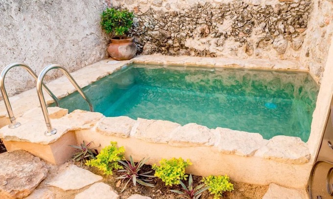 Centro House | Cozy Shiva House in Merida with Pool and Spa Amenities