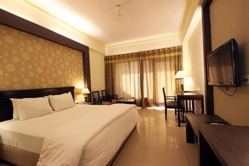 Shahjahanpur Resort | Discover Shiva Oasis Resort: 4-Star Family-Friendly Retreat
