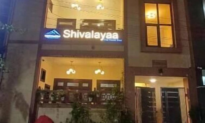 Agra Apartment | Relaxing Getaway at Shivalayaa - Deluxe Double Room No. 2