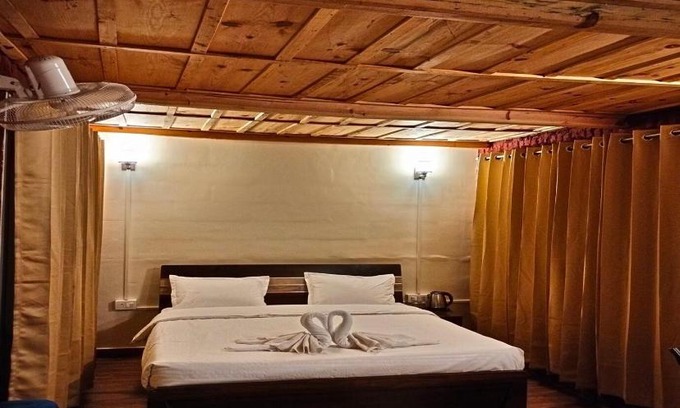 Barkot Other | Budget-Friendly Shivalik Camps with Restaurant & Breakfast