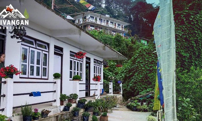 Rishop House | Discover Shivangan Homestay: Pet Friendly & Family Approved