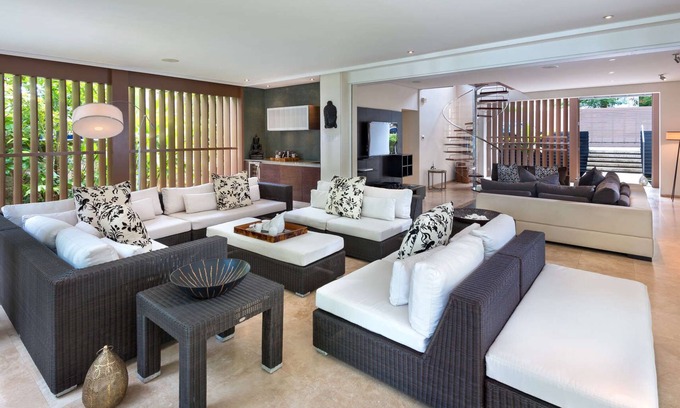Gibbs Bay Villa | Elegant Oceanfront Villa with Pool and Spa Amenities
