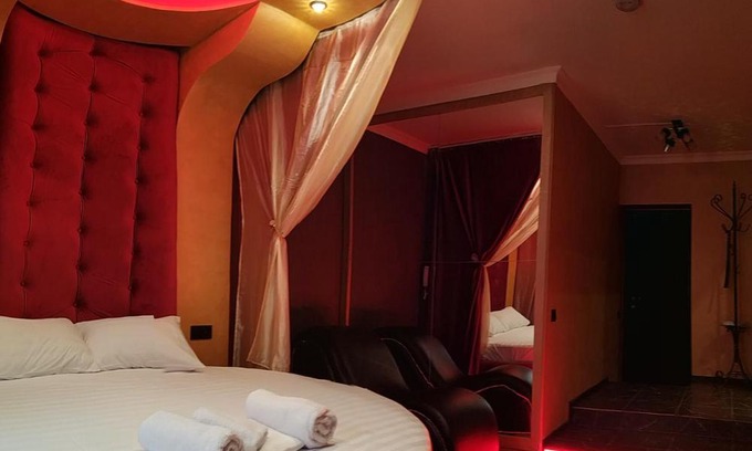 Novogireyevo Hotel | Comfortable Shokotel with Breakfast and Hot Tub Amenities