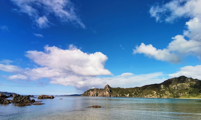 Taupo Bay House | Relax at Shore Beats Work: Family-Friendly Taupo Bay Retreat