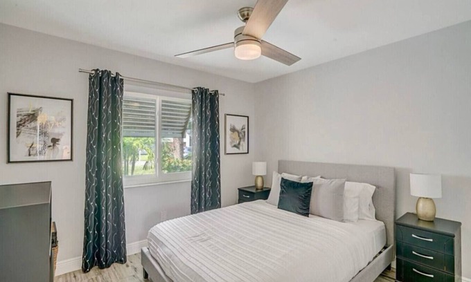 Lake Ida Shores Apartment | Villa Enfield: 3BR Pool Home Steps from Downtown