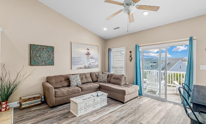 Surf City House | Shore Thing: Family-Friendly Retreat with Pet Amenities