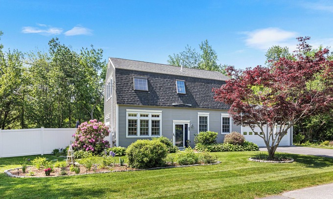 Wells House | Unwind at Shore To Please - Ocean View and Family Friendly