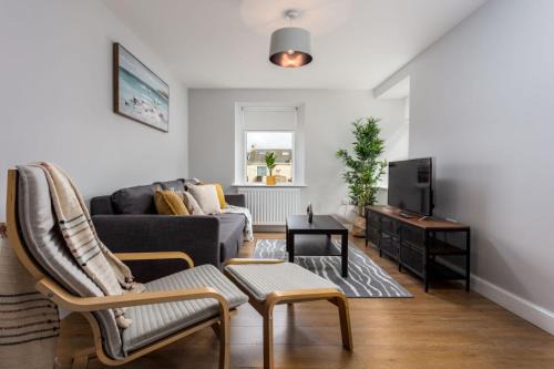 Prestwick Apartment | Family-Friendly Shore View - Donnini Apartments, 4-Star Stay