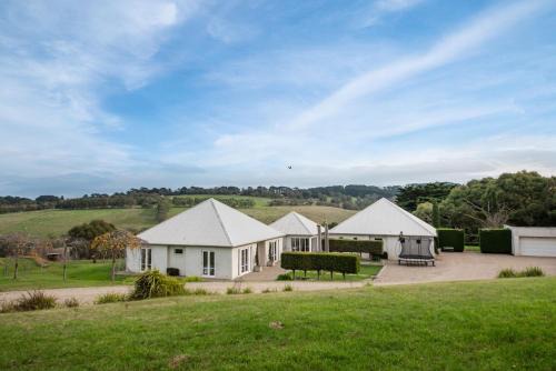 Shoreham House | Inviting Shoreham Homestead: Walk to Vineyards & Pet Friendly