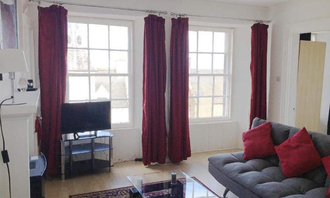 Dunbar Apartment | Cozy 2 Bed Serviced Apartment in Dunbar with Breakfast
