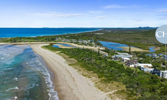 Hastings Point Apartment | Beachfront Haven: SHORELINE 3 Ocean View Apartment