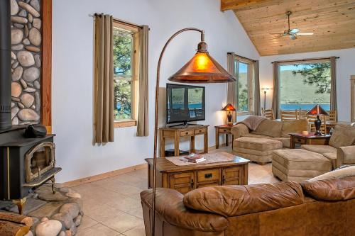 Joseph House | Family-Friendly Shoreline Hotel: Your Ideal Getaway Spot