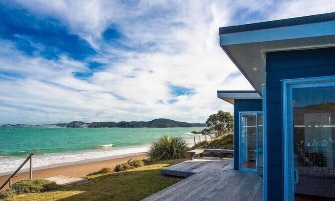 Tutukaka House | Charming Shoreside Holiday Home in Tutukaka - Rated 9.4/10