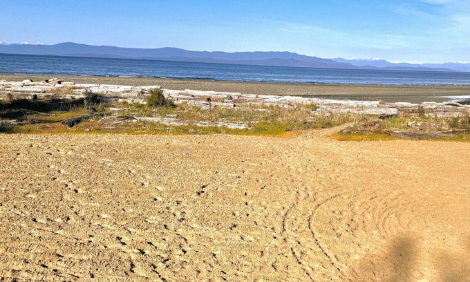 Regional District of Nanaimo Hotel | Shorewater Resort - QualicumBeach w/water toys/loaded with amenities