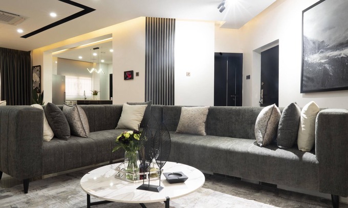 Ofin Apartment | In-House Cinema Apartment in Lekki - Guest Rated 10/10