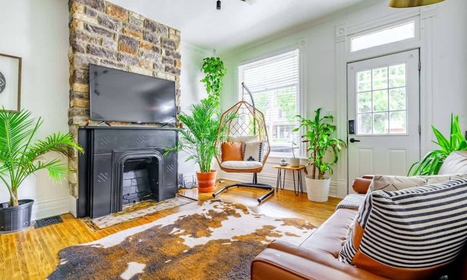 Downtown Columbus House | Unforgettable Jungle Fever Retreat - Pet Friendly & Spa Access