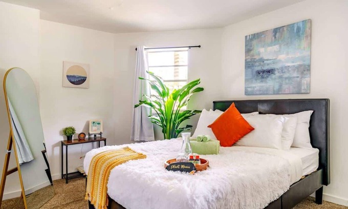 Arena District House | Discover Comfort at Across Goodale Park in Short North