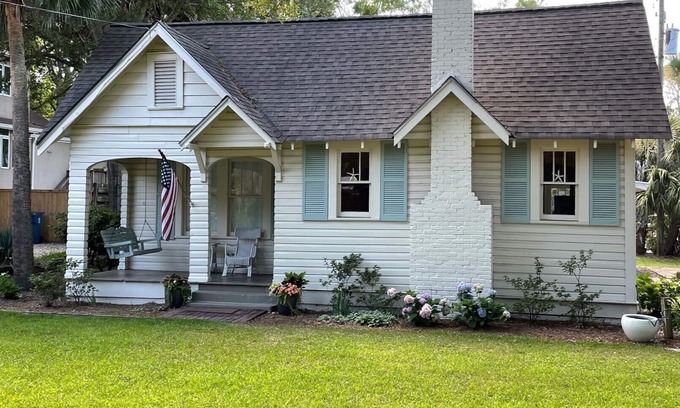 Saint Simons Island House | Idyllic Getaway Steps from Beach, Dining & Village Life