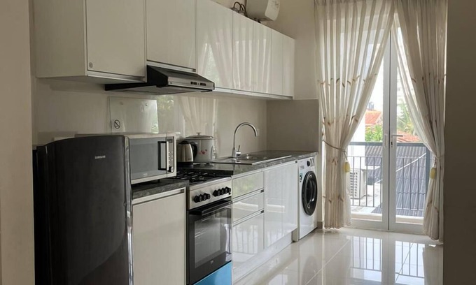 Borella Apartment | Modern Short Term Apartment in Colombo City with Pool & Spa