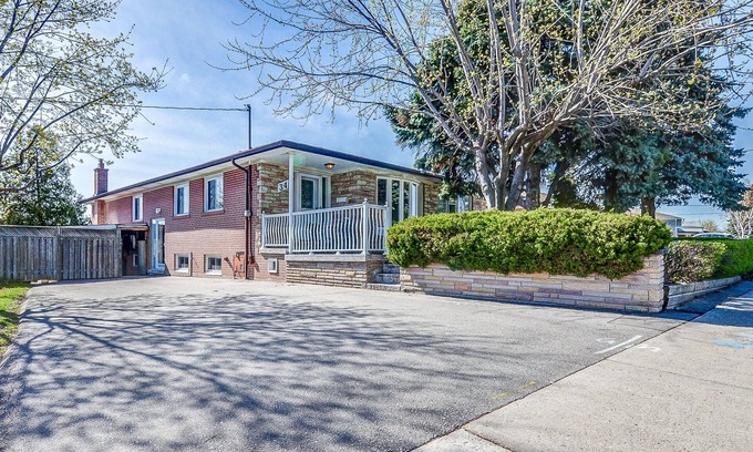 York University Heights House | Convenient Short Term Rental Near York University