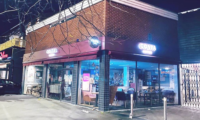 Chorlton-cum-Hardy House | Inviting Shared R&R Experience in Chorlton with Breakfast