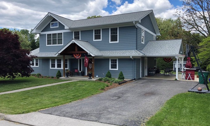 Blacksburg House | Short walk to Lane Stadium, VT, and downtown Blacksburg!