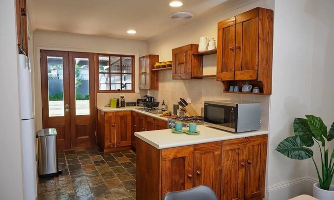 Norwood Cottage | Ideal Location Near The Parade and Norwood Oval