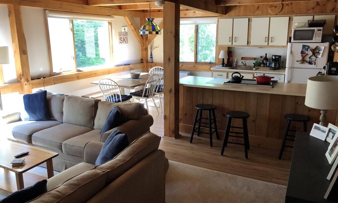 Carrabassett Valley Condo | Convenient Access to Sawduster Chairlift for Families