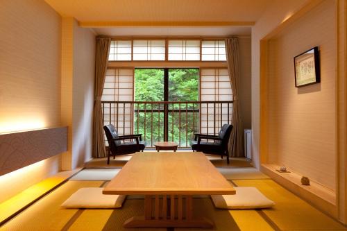 Aizuwakamatsu Hotel | Relax at Shosuke-no-Yado Takinoyu: Top-Rated Spa Retreat