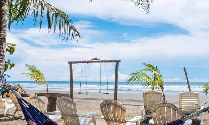 El Jobo Hotel | Discover Show Pony Beach Resort: Pool & Spa Retreat