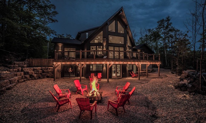 South Bruce Peninsula Cabin | Unforgettable Retreat with AC Steps from Beautiful Beaches