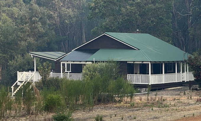 Nyamup Cabin | Relaxing Shrapnel's Retreat: Pet Friendly Timbermill Cottage